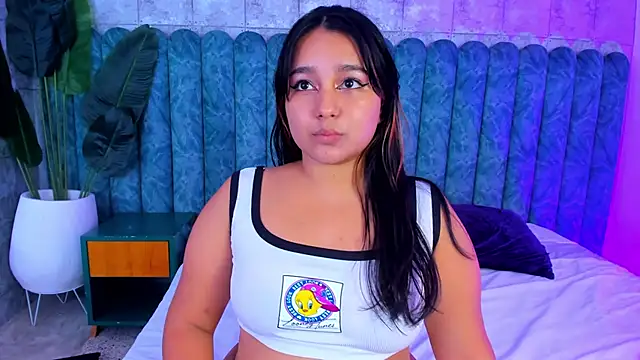 IvannaaVega online show from September 2025 05:10:02 AM