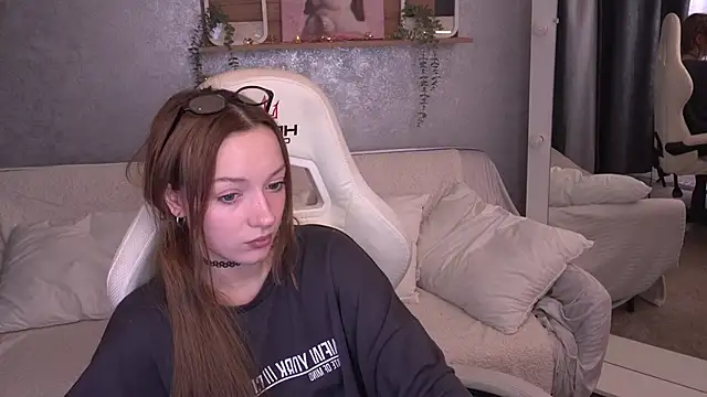 FoxyMayy online show from December 2025 02:12:02 PM