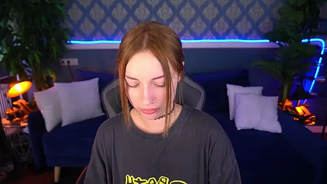 FoxyMayy online show from July 2026 12:44:01 PM