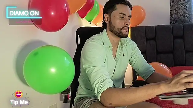 Thomas redcol online show from December 2025 05:53:02 PM