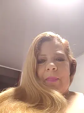 Snapshot of Casandra_Cruz chatting on October 2025 12:32:01 AM Casandra Cruz online show from October 2025 12:32:01 AM