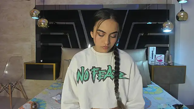 Leslie Bussh  online show from October 2025 08:10:01 PM