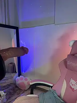 ashlynnlowe  online show from April 2026 10:18:01 PM