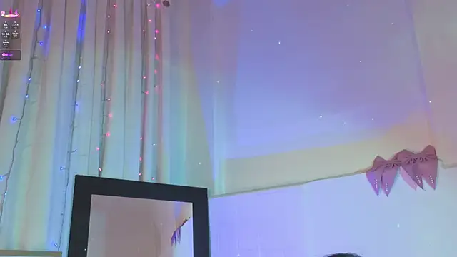 ashlynnlowe  online show from April 2026 10:12:02 PM