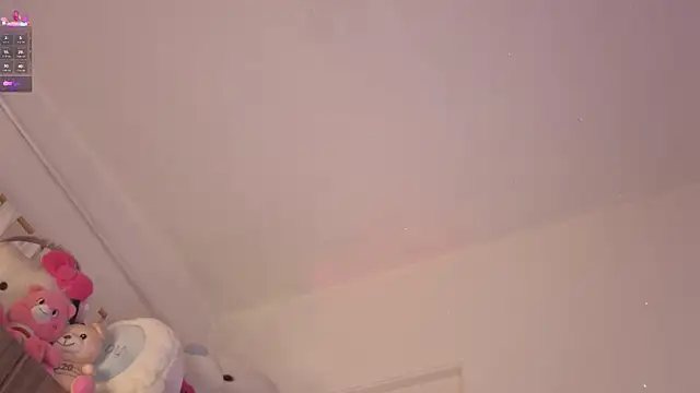 Snapshot of ashlynnlowe_ chatting on July 2026 10:14:02 PM ashlynnlowe online show from July 2026 10:14:02 PM