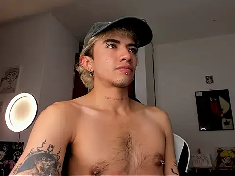 guynextdo0r online show from October 2025 09:35:02 PM