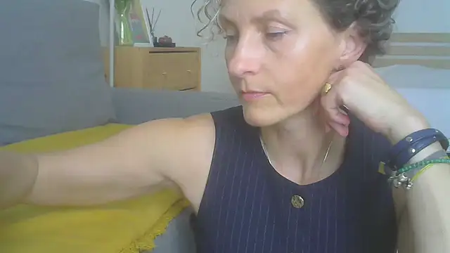 Snapshot of Sylira chatting on July 2026 12:47:01 PM Sylira online show from July 2026 12:47:01 PM