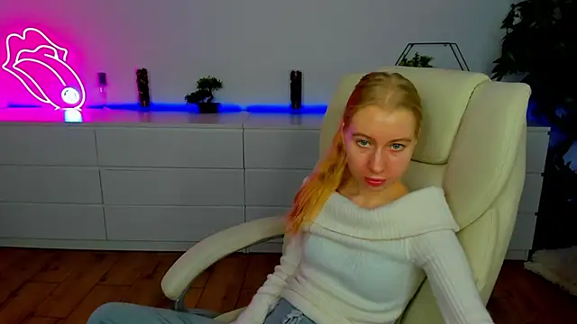 Alina Blonde online show from November 2025 06:56:02 AM