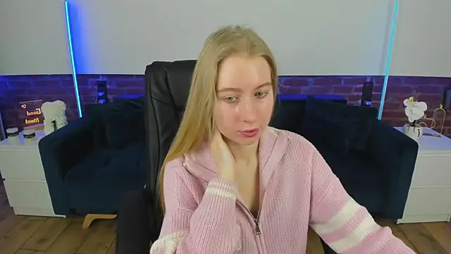 Alina Blonde online show from February 2026 06:42:01 AM