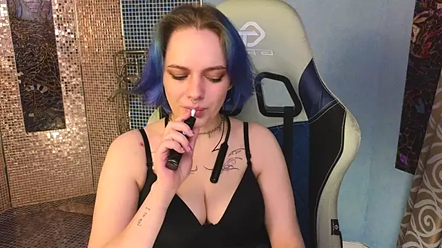 Snapshot of Eniferi chatting on November 2025 03:43:02 PM Eniferi online show from November 2025 03:43:02 PM