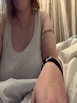 Snapshot of lindamarie_ chatting on September 2025 02:22:02 PM lindamarie online show from September 2025 02:22:02 PM