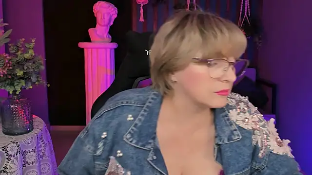 Snapshot of Sugar_Vii chatting on September 2025 01:35:01 PM Sugar Vii online show from September 2025 01:35:01 PM