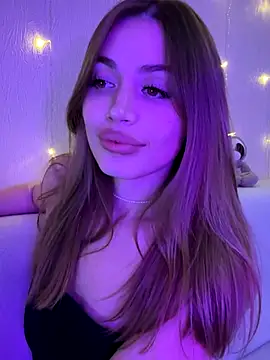 Elizabeth Tay online show from November 2025 05:24:01 PM