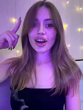 Elizabeth Tay online show from November 2025 04:40:02 PM