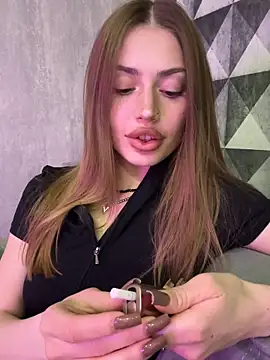 Elizabeth Tay online show from March 2026 06:29:02 PM