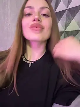 Elizabeth Tay online show from March 2026 05:46:01 PM