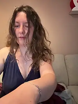 AnielaMarie online show from September 2025 07:00:01 AM