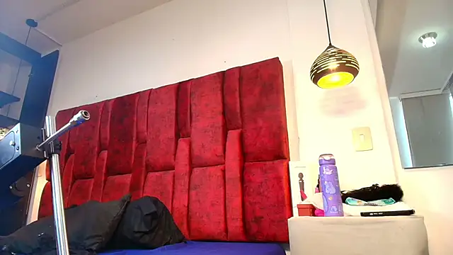 emma hearths online show from November 2025 07:02:02 PM