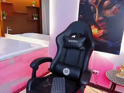 Isa Rouse   online show from October 2025 03:06:02 AM