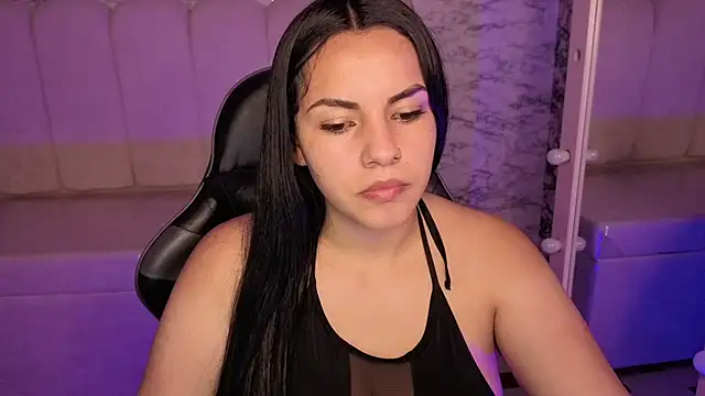 Mialover v online show from October 2025 08:08:01 PM