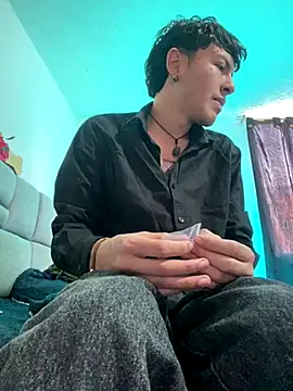 NaytonFreeman online show from December 2025 05:21:01 PM