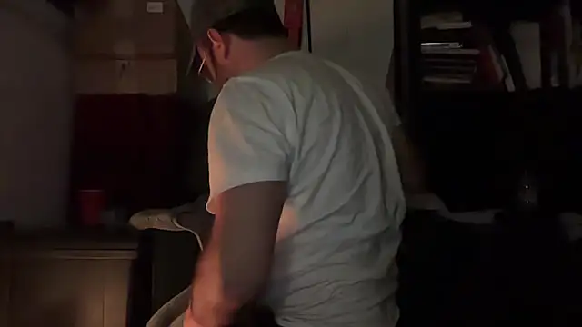 jasoncali305 online show from April 2026 09:02:01 AM