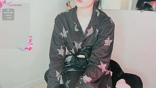 Molllysdays online show from November 2025 06:30:01 PM