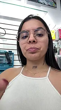 Snapshot of hillary_joness chatting on February 2026 08:25:02 PM hillary joness online show from February 2026 08:25:02 PM