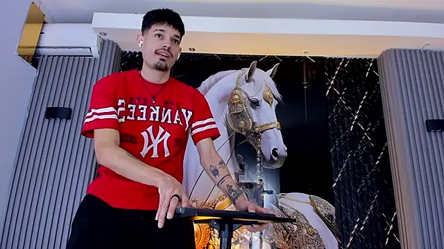 Iam Steven online show from February 2026 12:38:01 PM