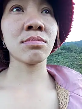 Snapshot of bonnie-00 chatting on November 2025 09:24:01 AM bonnie-00 online show from November 2025 09:24:01 AM