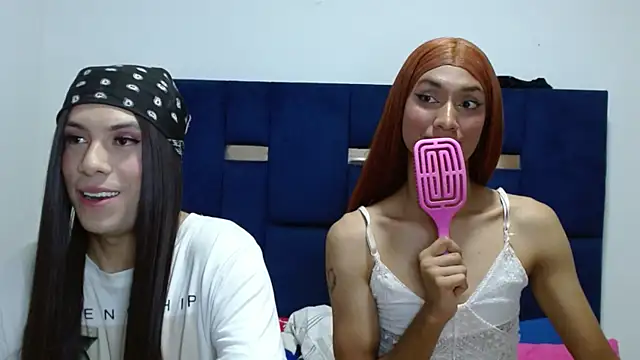 Snapshot of PinkLuna_LolaBloom chatting on May 2026 11:01:04 PM PinkLuna LolaBloom online show from May 2026 11:01:04 PM