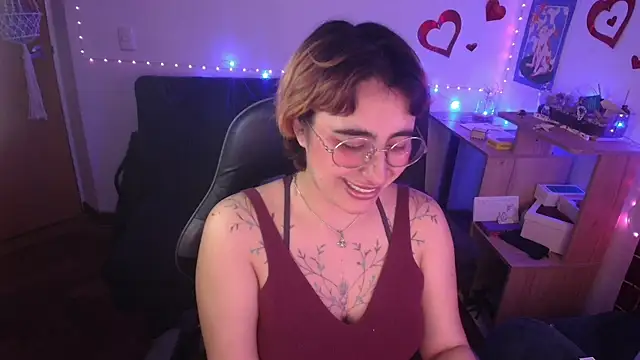 Miacatsito3 online show from April 2026 05:32:02 AM