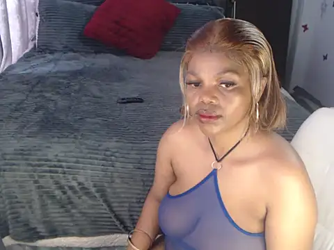 boujee01 online show from October 2025 11:22:01 AM