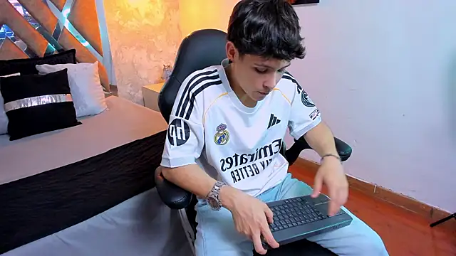 kraven lust online show from October 2025 03:06:02 AM