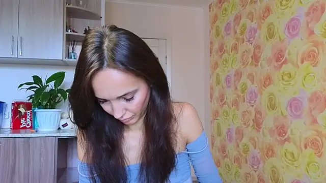 Lillian-Clark online show from November 2025 05:50:02 AM