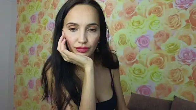 Lillian-Clark online show from December 2025 11:26:02 AM