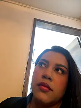 Snapshot of SienaWild chatting on October 2025 03:18:01 AM SienaWild online show from October 2025 03:18:01 AM