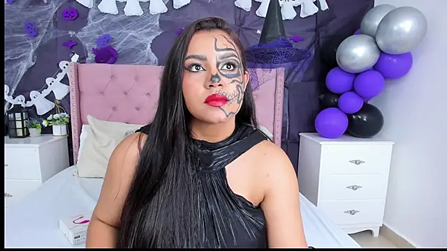 Snapshot of SienaWild chatting on November 2025 06:04:02 AM SienaWild online show from November 2025 06:04:02 AM