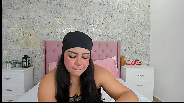 Snapshot of SienaWild chatting on November 2025 04:35:01 AM SienaWild online show from November 2025 04:35:01 AM