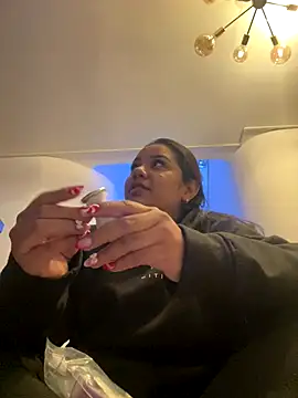 Snapshot of SienaWild chatting on November 2025 03:05:01 AM SienaWild online show from November 2025 03:05:01 AM