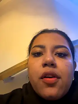 Snapshot of SienaWild chatting on November 2025 03:39:02 AM SienaWild online show from November 2025 03:39:02 AM