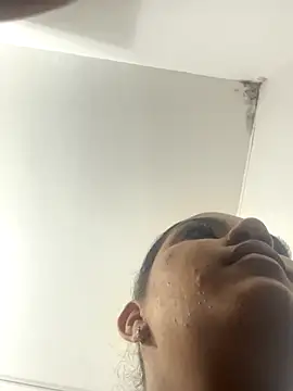 Snapshot of SienaWild chatting on November 2025 03:18:02 AM SienaWild online show from November 2025 03:18:02 AM