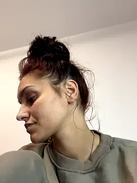 Snapshot of EllaBlowy chatting on October 2025 09:26:01 AM EllaBlowy online show from October 2025 09:26:01 AM