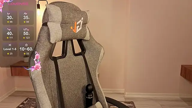 Frences Eyes online show from November 2025 01:31:01 PM