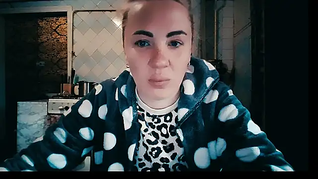 EmmaCat  online show from January 2026 06:17:01 AM