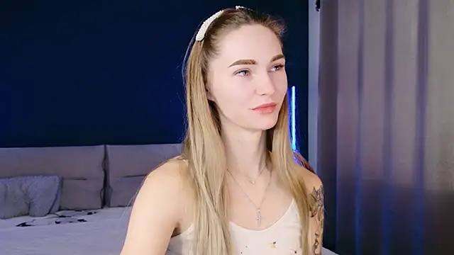 Melloudy online show from October 2025 06:52:02 AM