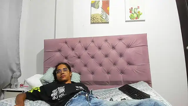 EthanBlackwoodd online show from April 2026 06:16:02 AM