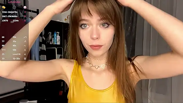 YourLittleElfie online show from October 2025 03:32:01 PM