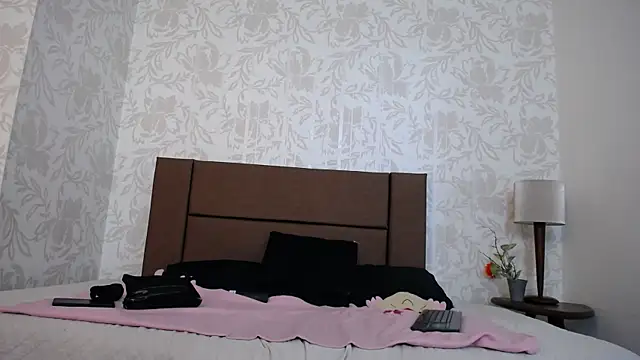 Snapshot of Ava_Raye chatting on May 2026 06:47:02 PM Ava Raye online show from May 2026 06:47:02 PM