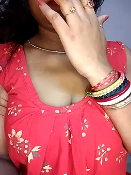 Snapshot of Bengalibeauty96 chatting on April 2026 01:17:01 PM Bengalibeauty96 online show from April 2026 01:17:01 PM